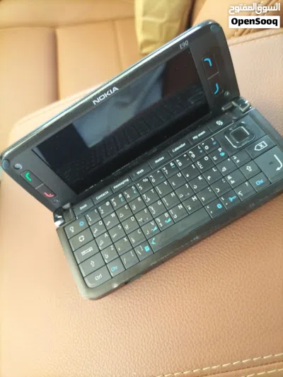 نوكيا هاتف مستعمل بحالة ممتازة مع شاحن بلون بني 2