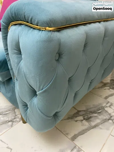 طقم كنب سبع مقاعد لحاله ممتازه للبيع 3