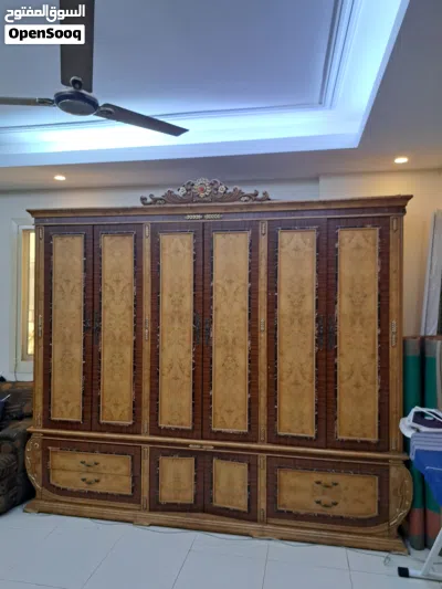 Royal Antique Style Bedroom cupboard Furniture Set (3 Pieces) 2