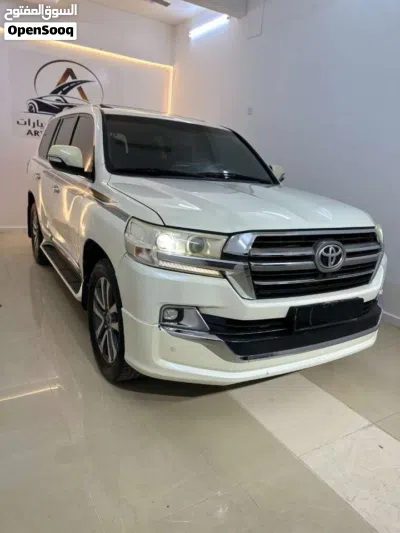 Toyota Land Cruiser VXR 3