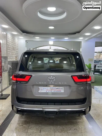 Toyota Land Cruiser GXR 4