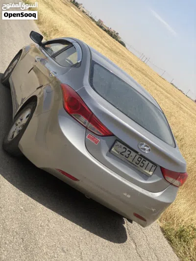 Hyundai Avante SE 4