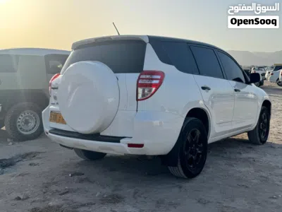 Toyota RAV 4 XLE 2