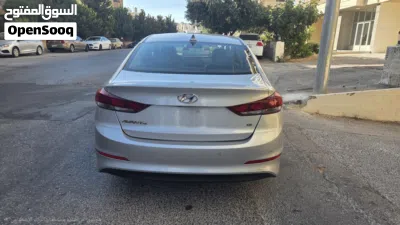 هيونداي افانتي Standard 4