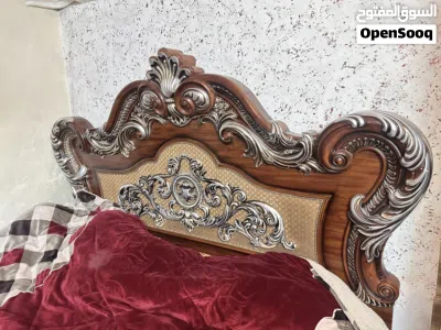 غرفة نوم مكونة من تخت وخزانة ثقيل جدا فقط للبيع 4