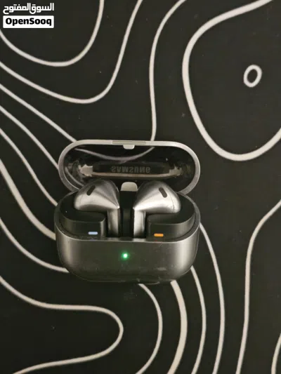 Used Galaxy Buds 3 4