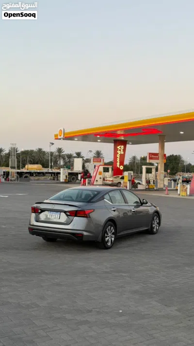 Nissan Altima S 4