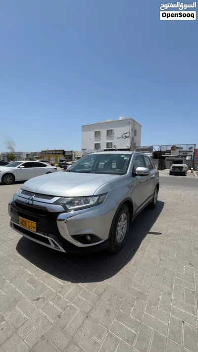 Mitsubishi Outlander Standard 2