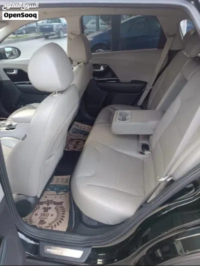 Kia Niro EX Touring 3