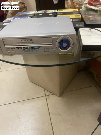 فيديو باناسونيك ياباني اصلي VHS نظيف جداً مع 17 شريط فيديو كبير وشنطة لحفظ الاشرطة 4