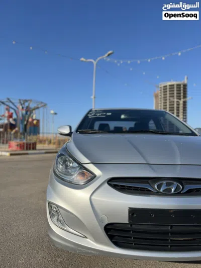 Hyundai Accent Standard 3