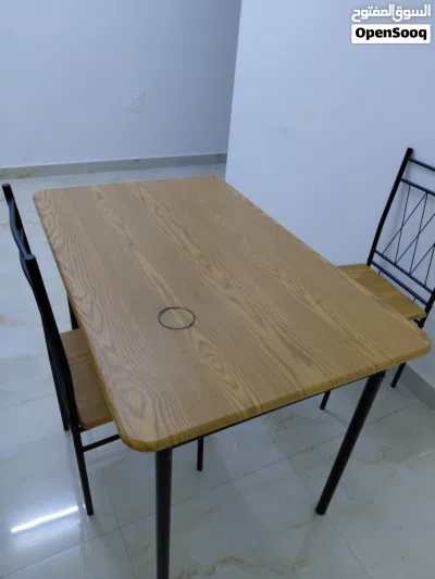 table with 4 chairs 2