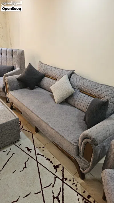 طقم كنب 7 اشخاص بحالة الجديد 3