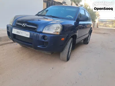 Hyundai Tucson SE 3