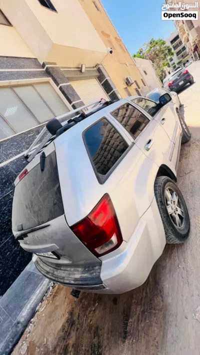 Jeep Grand Cherokee Laredo 3