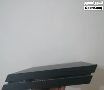 بلايستيشن 4 سليم نظيف ما فيه شي و سعر نهائي او للبدل بي لابتوب مواصفات في وصف 2