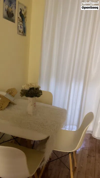 ميز طعام لون ابيض وخشبي 2