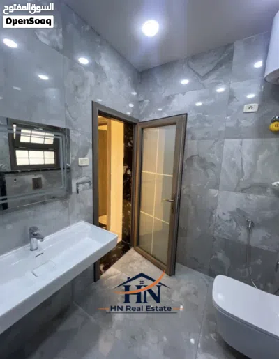 شقة جديدة اول سكن زاوية الدهماني دور الاول غير مفروشه مطبخ وتكييف كامل 2