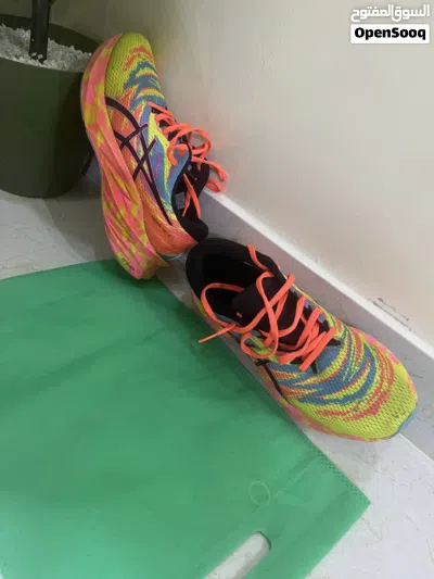 لحذاء هو ASICS Novablast 3 (إ 4