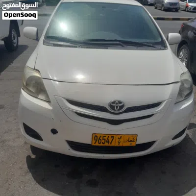 Toyota Yaris Basic 2