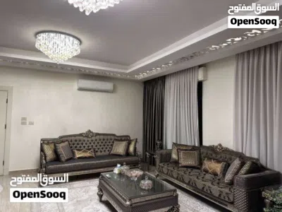 شقة مميزة جدا بافخم اثاث وفي اجمل احياء خلدا 2