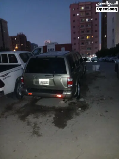 Nissan Pathfinder XE 2