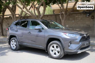 Toyota RAV 4 XLE 2