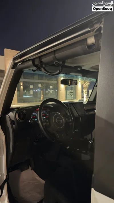 Jeep Wrangler Sahara 2