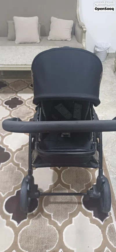 عربة أطفال جيجلز للبيع استخدام مرتين فقط معها جميع الاكسسوارات في حاله ممتازة 4