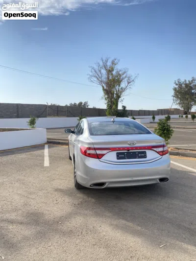 Hyundai Azera GL 2