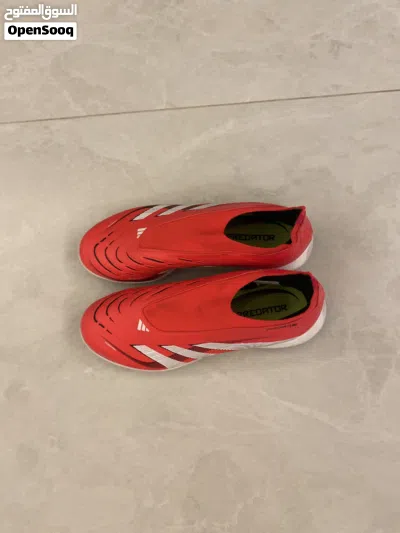 Kids football shoes ( predators ) 3