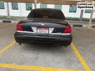 Ford Crown Victoria Standard 2