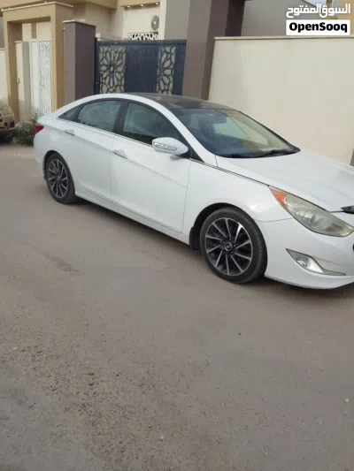 Hyundai Sonata SE 4