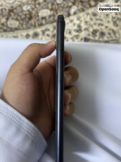 ايفون 7بلس نضيف و ما يشكي من اي شي و للتواصل بس واتس اب او اتصال 3