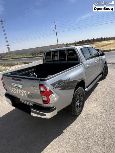 Toyota Hilux SR5 3
