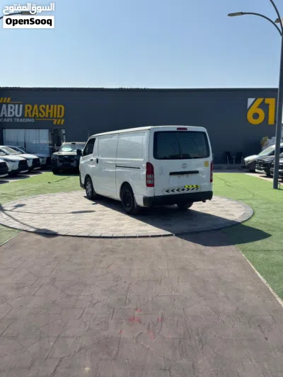 Toyota Hiace GL 2