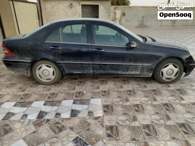 مرسيدس بنز الفئة-C C 200 4