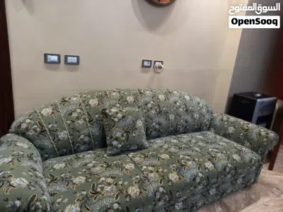 طقم كنب من 12 مقعد مستعمل للبيع ب 200 دينار 2