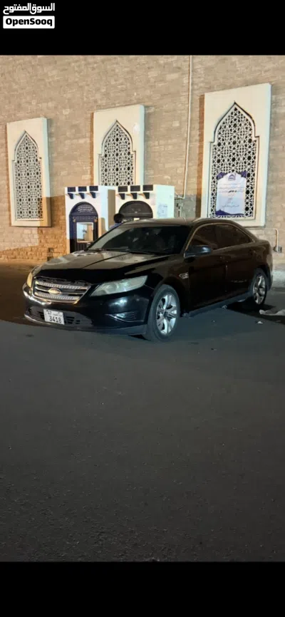 Ford Taurus SEL 3