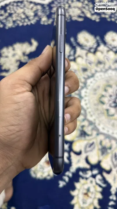 Iphone 11 128 GB battery 83 2