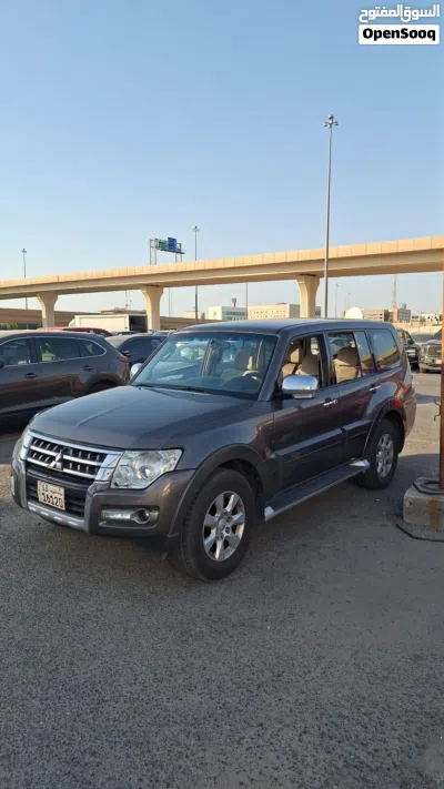 ميتسوبيشي باجيرو GLS 3