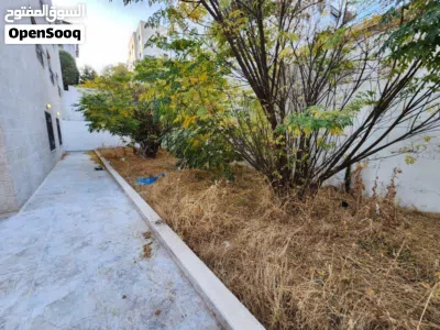 شقة فارغة للبيع في دير غبار ref : 14242 3