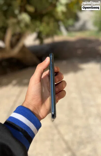11برو محلي مش مفتوح نضيف هاتف خالي من عيوب اتصل عل رقم للوطا 2