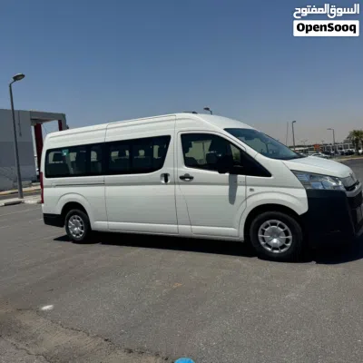 Toyota Hiace Standard 2