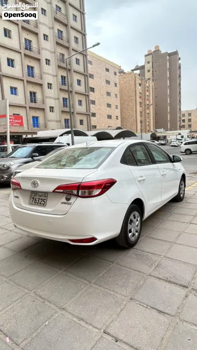 Toyota Yaris Basic 3