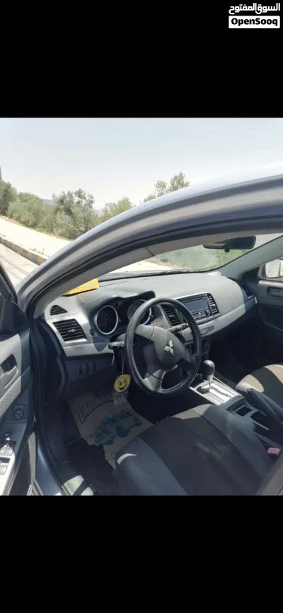 Mitsubishi Lancer Standard 4