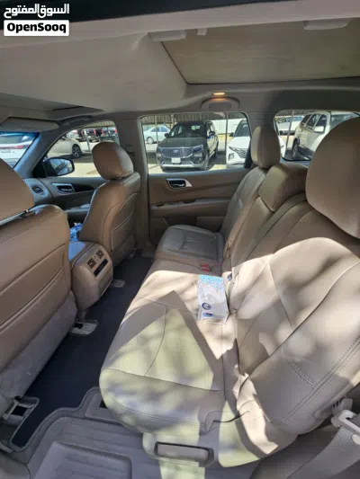 Nissan Pathfinder SV 4