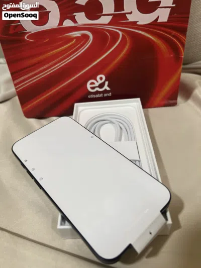 آيفون 17e iPhone 17e 3