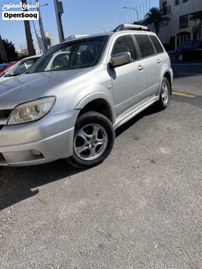 Mitsubishi Outlander GLX 2