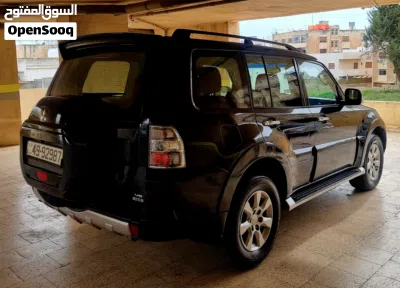Mitsubishi Pajero GLS 2